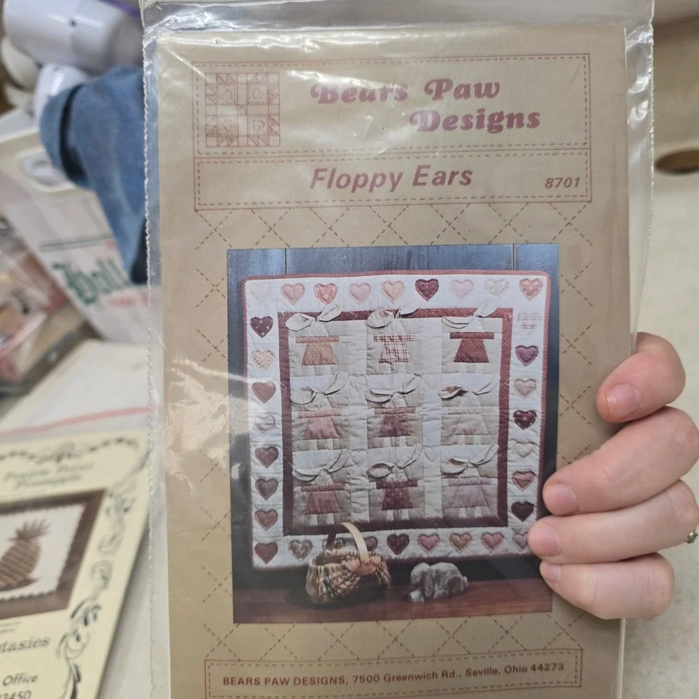 Bears‎ Paw Designs Floppy Ears & Hare's A Carrot Quilting Patterns 8701 8926 Set